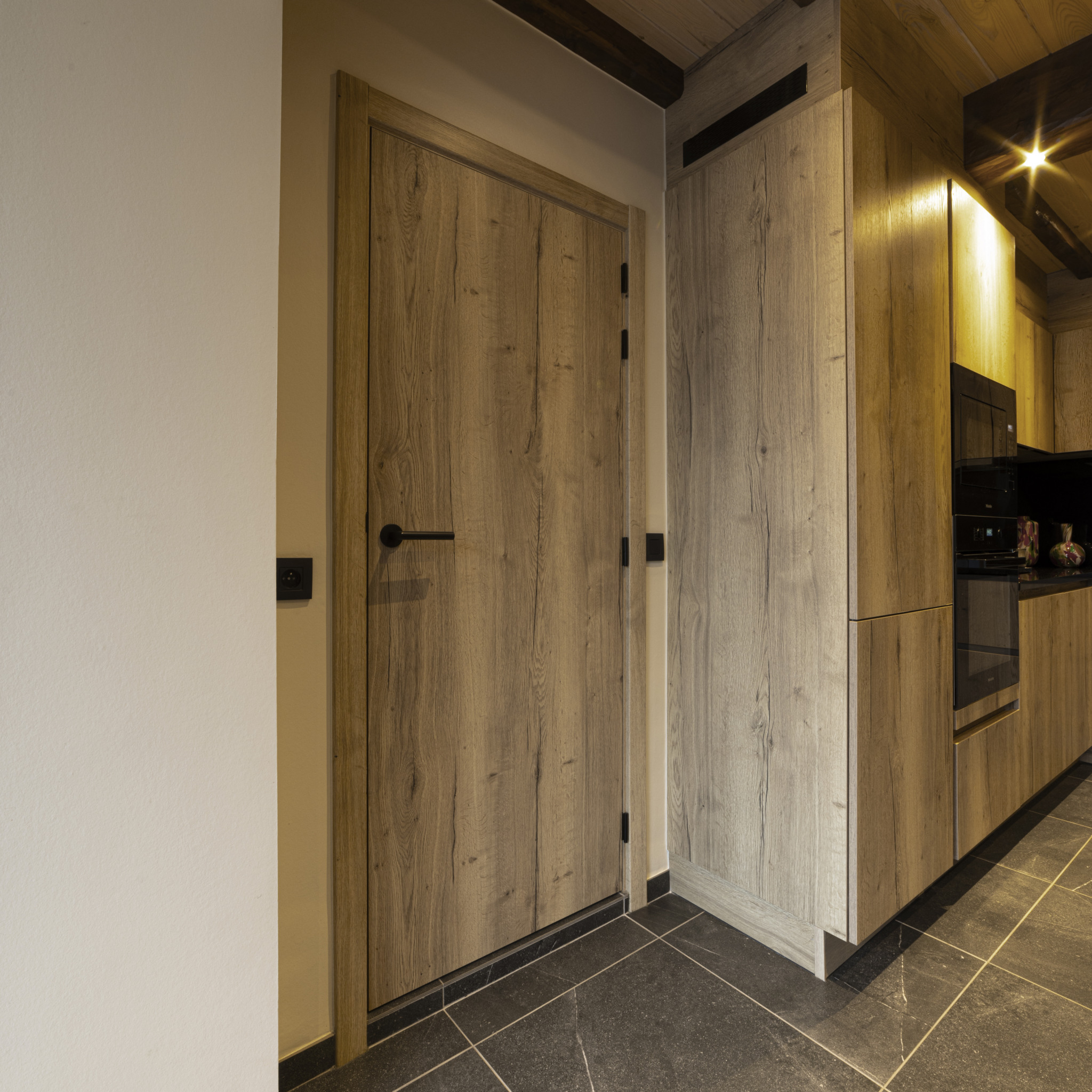 Binnendeuren_Renovatie van ouderlijke woning met nieuwe binnendeuren van Livo 5 Binnendeuren_I1A8417 edited scaled