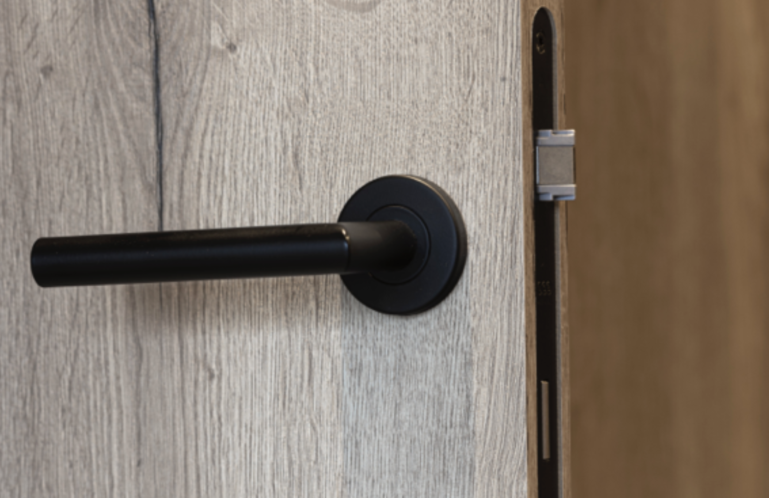 Binnendeuren_Renovatie van ouderlijke woning met nieuwe binnendeuren van Livo 2 Renovatie van ouderlijke woning met nieuwe binnendeuren van Livo